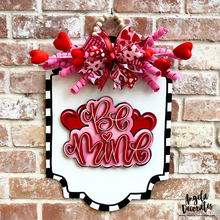 Load image into Gallery viewer, Valentine Heart Swag
